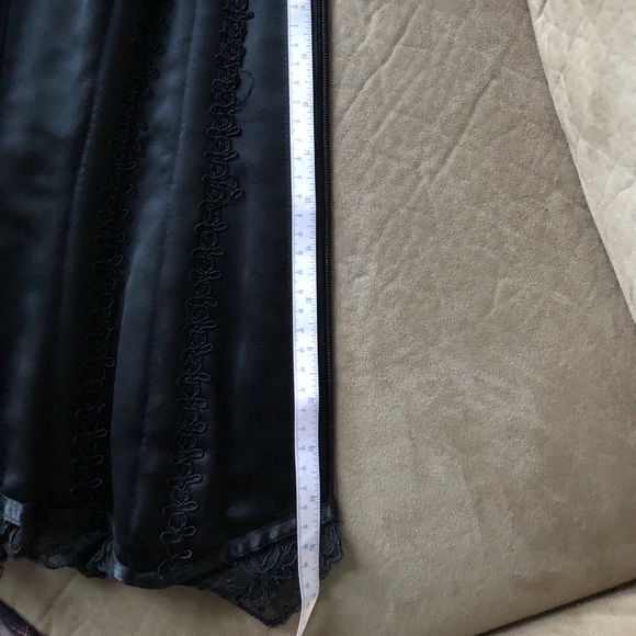 Authentic brocade steel boned custom corset. - Picture 7 of 7